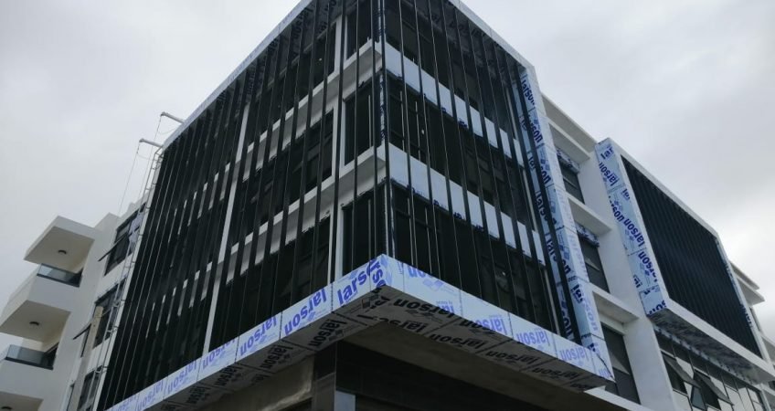 Habillage façade en Alucobond