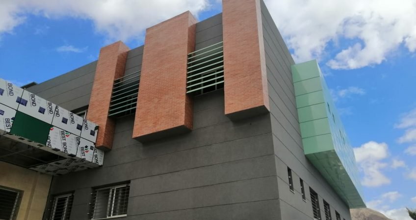 Habillage façade en aluminiumond